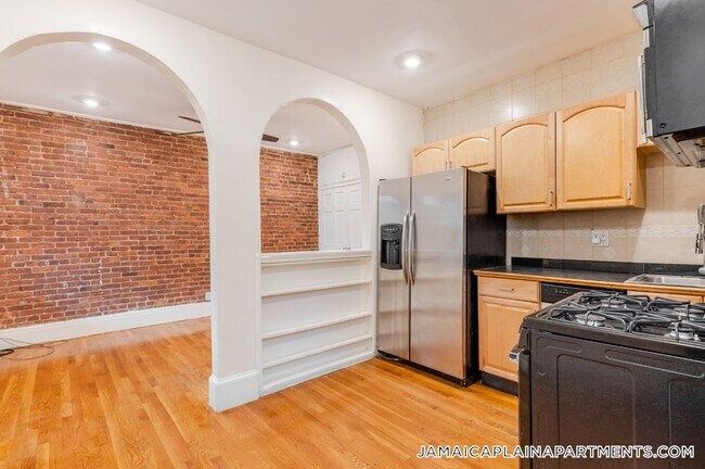 126 Day St unit 1, Jamaica Plain, MA 02130 - photo 3