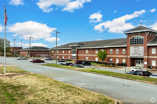 Wenonah High School near Tarpley City serves local teens.