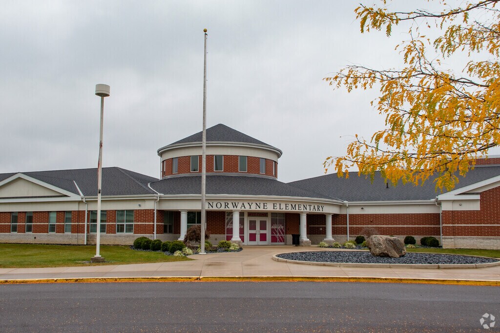 Norwayne Elementary School provides education in the neighborhood of 
Outlying Medina County