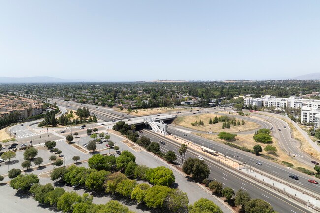 The 85 freeway is a convenient way to get around in the Oak Ridge Area.