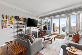 1225 W Morse Ave Unit 304, Chicago, IL 60626