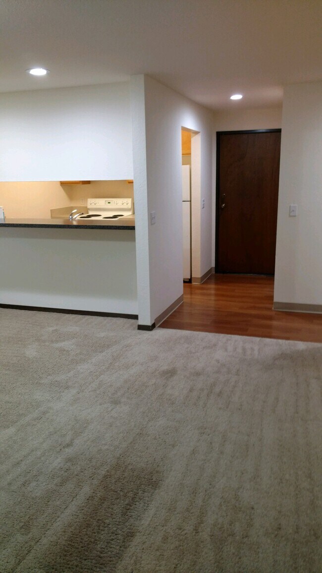 Pinehurst Apartments, Seattle, WA 98125 - photo 4