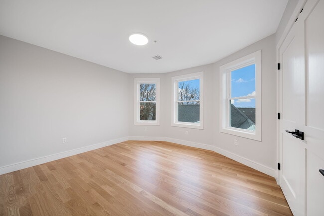 7 Wenham St, Boston, MA 02130 - photo 2