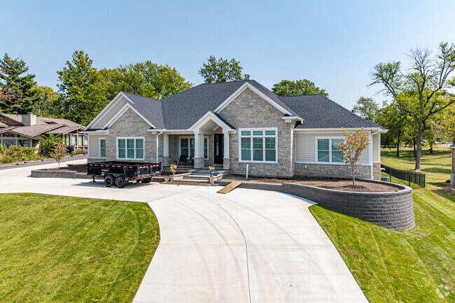 Larger homes & those on the lake fall between $425,000 & $750,000 in Decatur's Lost Bridge area.