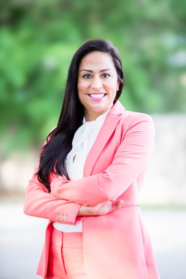 Yvonne Elizondo | Real Estate Agent in San Antonio, TX - Homes.com