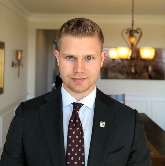 Agent Photo