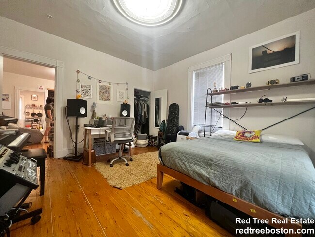 25 Pratt St unit 1, Boston, MA 02134 - photo 5