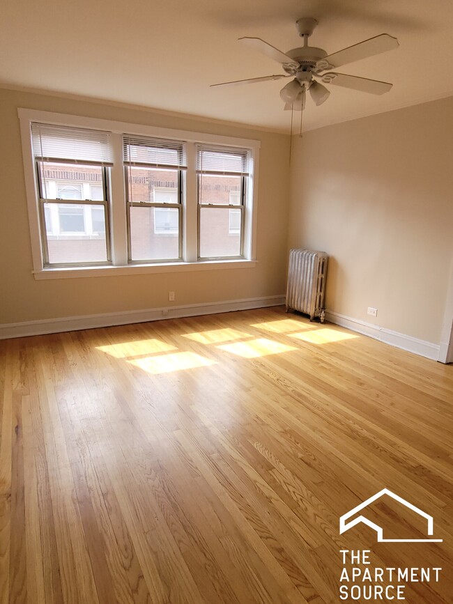 2350 W Touhy Ave Unit 3J, Chicago, IL 60645