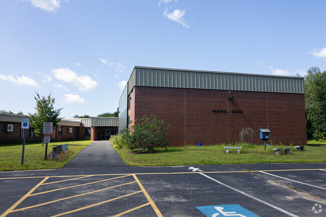 Griffin Memorial School is located in Litchfield.