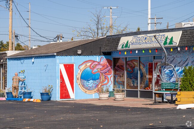 Wild Country is a family owned & operated business near the  Pheasant Ridge area of Normal, IL.