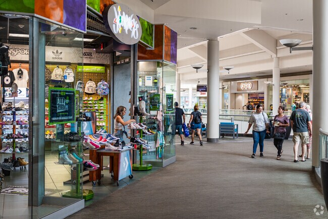 The Shops at Montebello have a big variety of shopping and dining options for South San Gabriel.