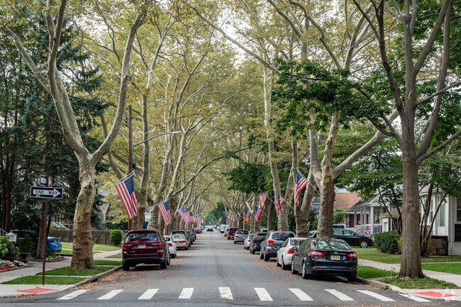 Grant City has several tree-lined streets.