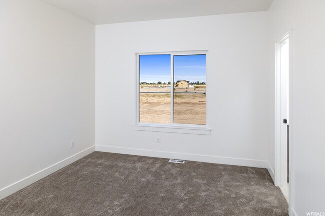 3491 Ammon Rd unit 37877622, Ammon, ID 83406 - photo 2