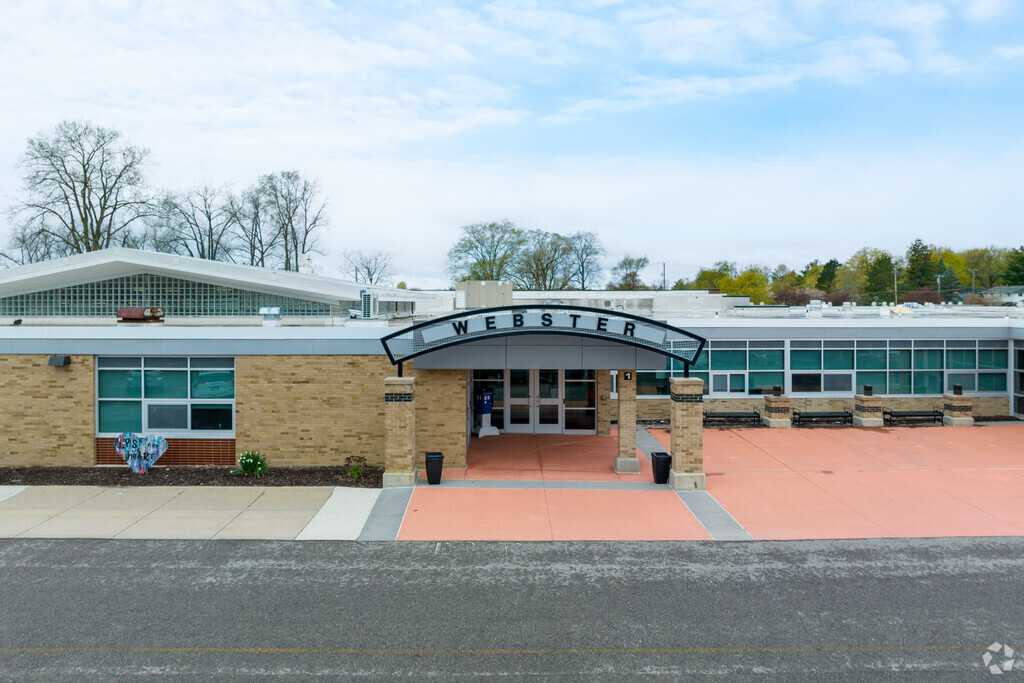 Webster Elementary School empowers students to think clearly, care deeply, and act wisely.