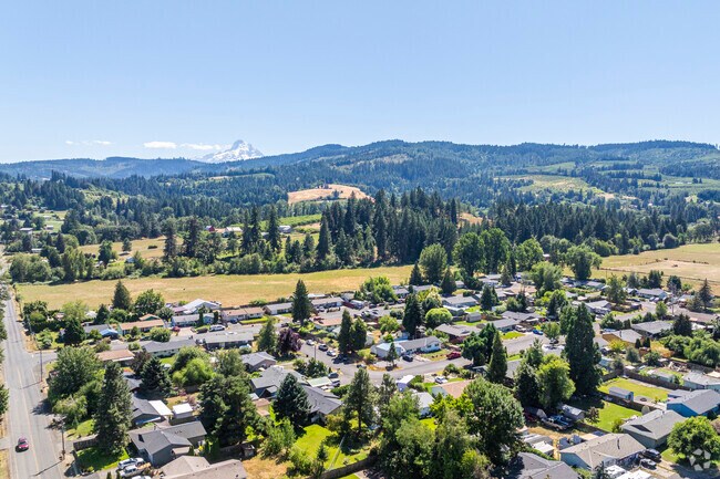 Odell has gorgeous views of the Oregon mountains.