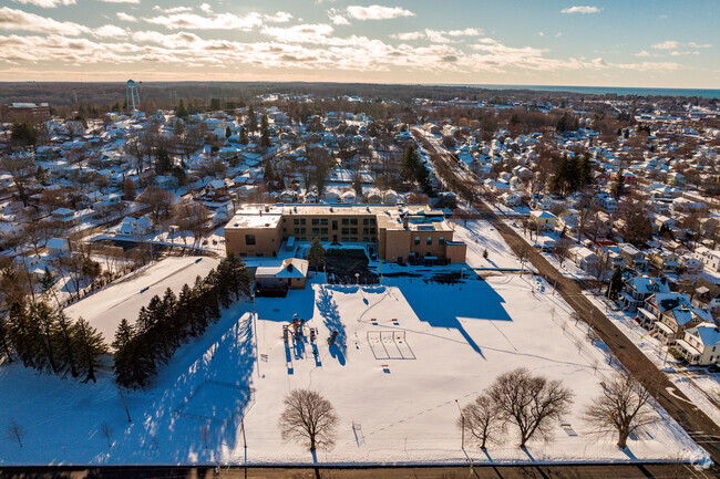Kingsford Park Elementary is located in urban Oswego, NY.