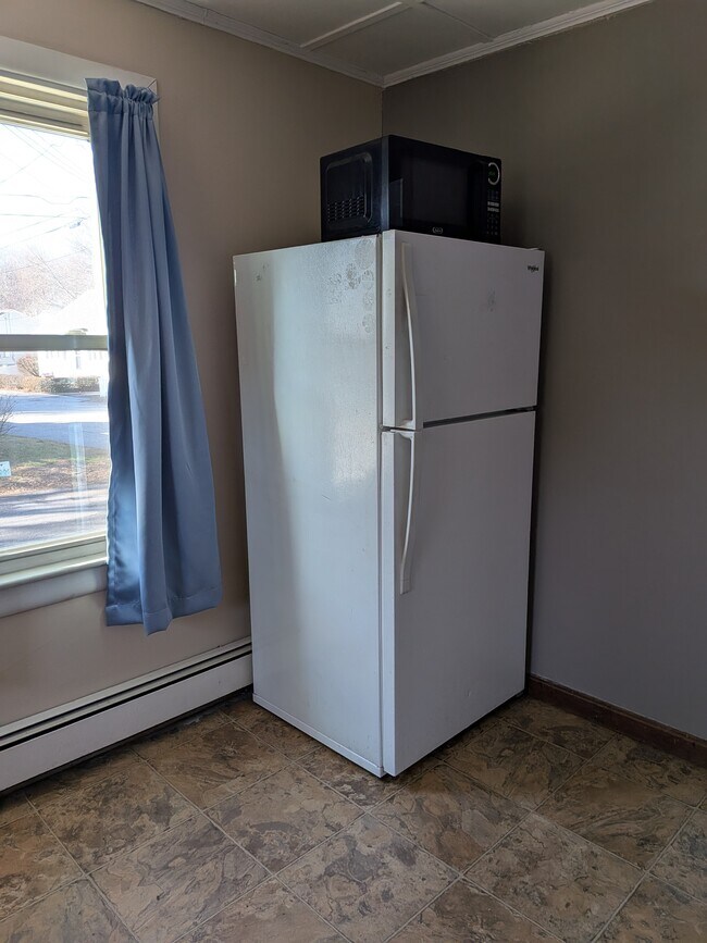 26 Virginia Ave unit 1st floor right, Woonsocket, RI 02895 - photo 3