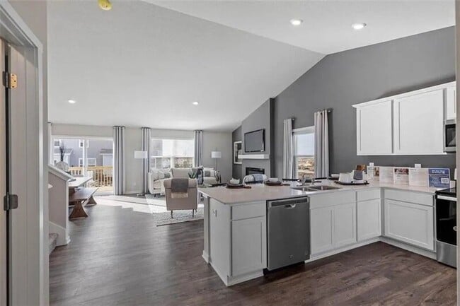 1724 Southbridge Dr, Adel, IA 50003 - photo 3