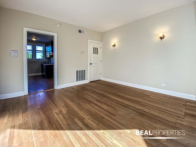 4038 N Ashland Ave unit S, Chicago, IL 60613 - photo 3