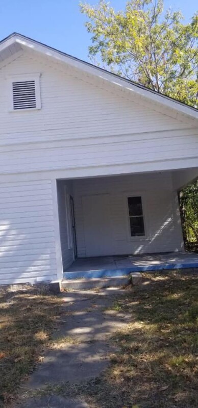 641 N Broadway Ave, Shawnee, OK 74801 - photo 3