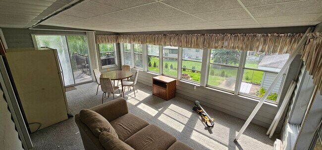 Back 3 seasons room