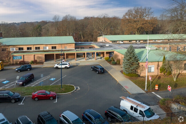 Wolfpit School is located in the suburbs in Connecticut.