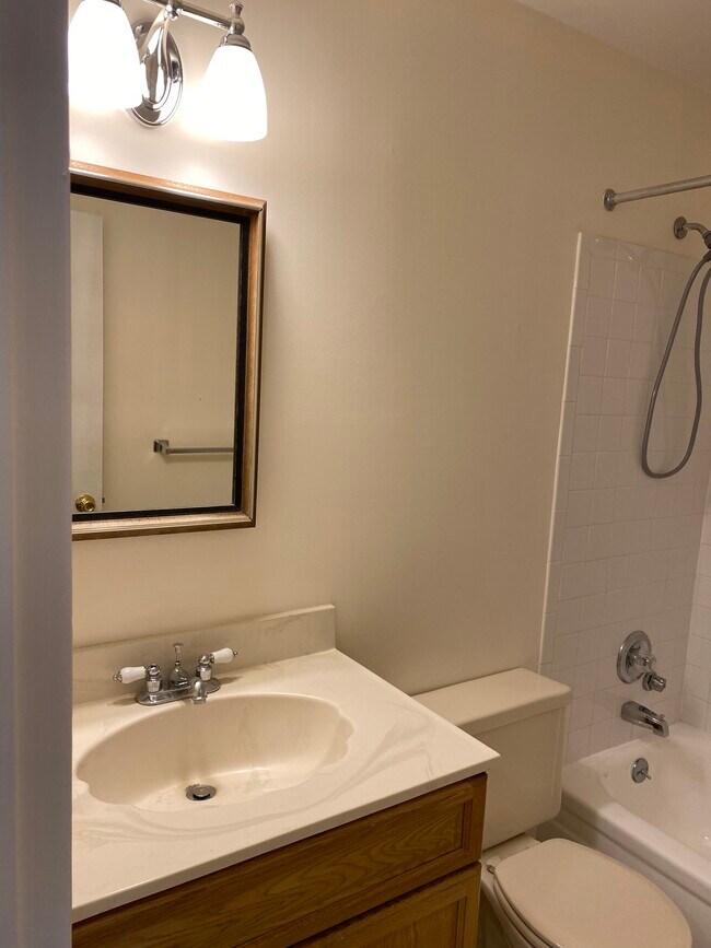 57 Birchwood Rd unit Fairview, Coram, NY 11727 - photo 4