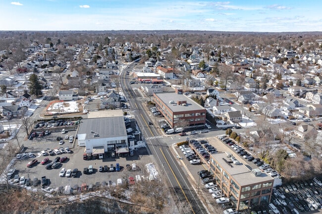 Tunxis Hill has all the modern conveniences close to home without loosing the cozy, small town charm, that residents love.