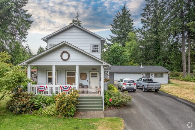 In Hanna Place, homes inland have smaller interior footprints of 1,000 to 2,000 square feet.