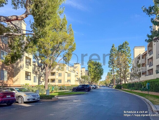 5500 Owensmouth Ave, Woodland Hills, CA 91367 - photo 5