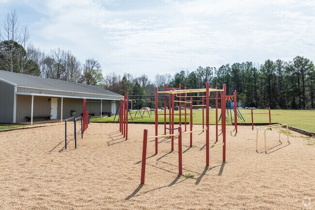 Simpson Central School has a student to teacher ratio of 13 to 1.