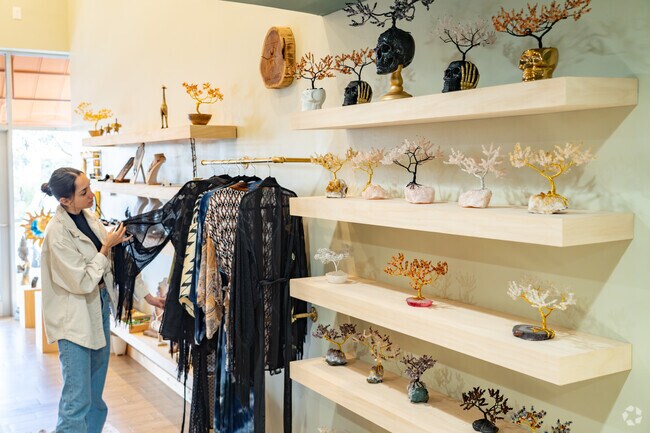 Casa Luna offers various of contemporary household and clothing items in East Brownsville.