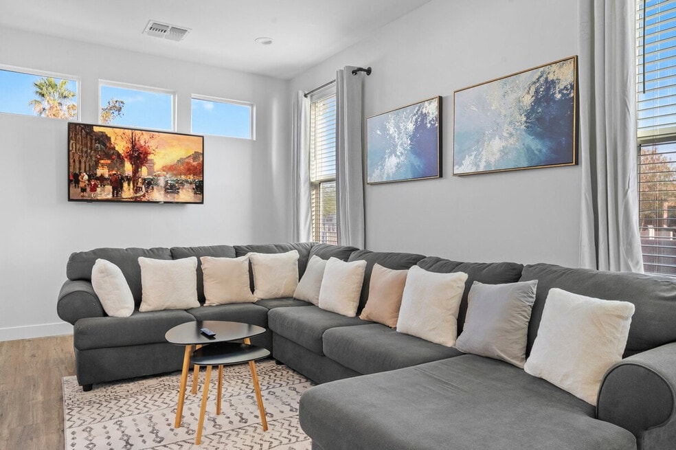 3757 E Van Buren St unit ID1244328P, Phoenix, AZ 85008 - photo 1