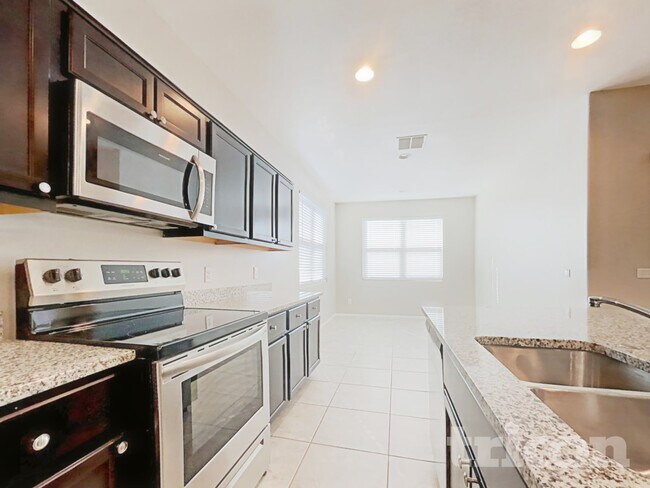 37685 W Amalfi Ave, Maricopa, AZ 85138 - photo 6