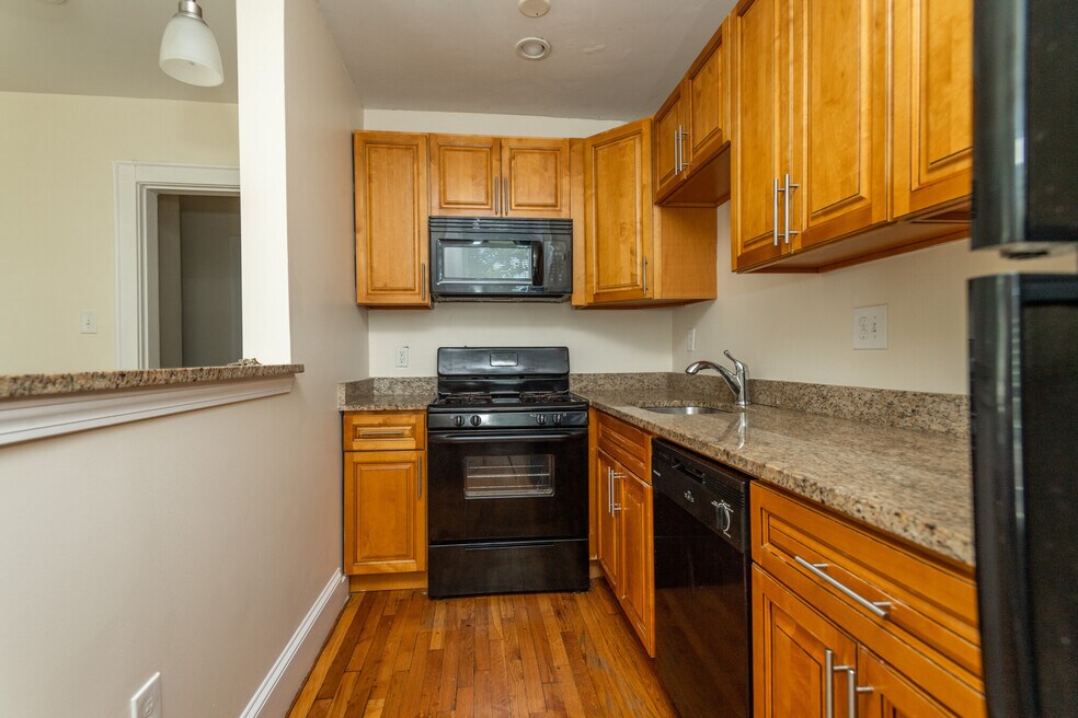 140 Highland Ave unit 15, Somerville, MA 02143 - photo 1