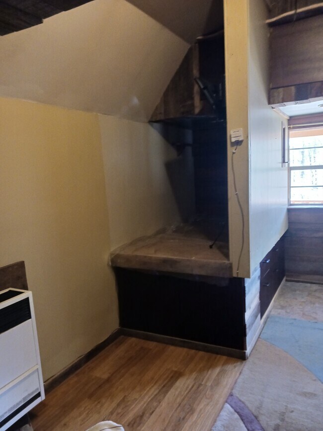 76 Overlook Dr unit B Basement, Leicester, NC 28748 - photo 4