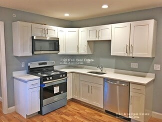 31 Bacon St Unit 1, Watertown, MA 02472