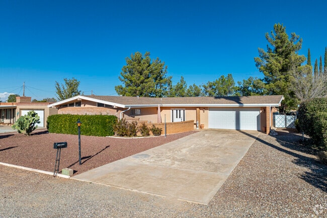 Ranch style homes are common in the Sunsites neighborhood.