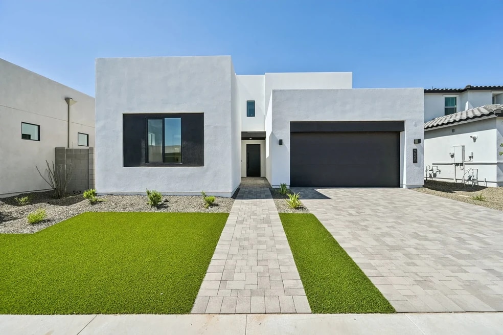 7950 W Griswold Rd, Peoria, AZ 85345 - photo 1