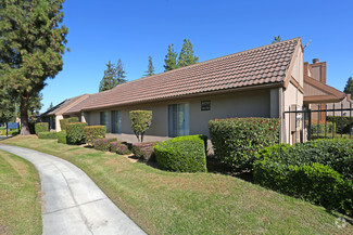 8070 N Poplar Ave, Fresno, CA 93711
