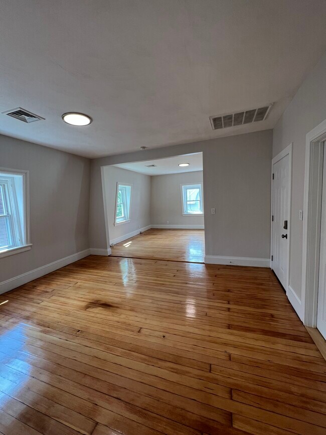 108 Vinton St unit 3, Providence, RI 02909 - photo 5
