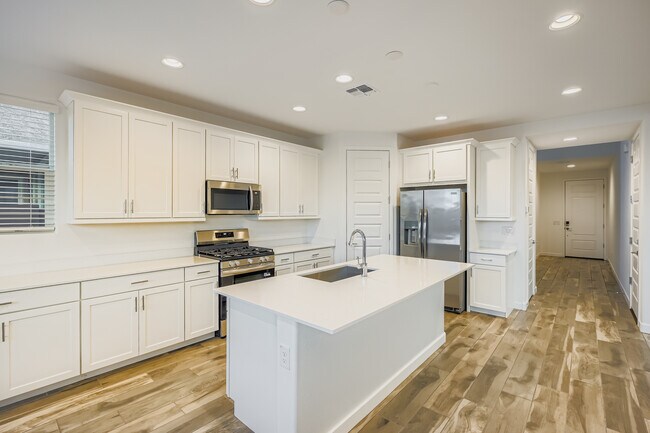 8331 E Petunia Ave, Mesa, AZ 85212 - photo 5