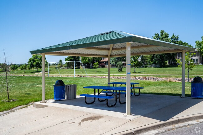 If you’re looking to relax, take in the scenery, and enjoy a picnic, the pavilion at Highland Park has benches and a picnic area that are just right for it.