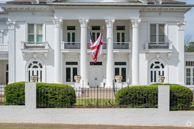Brentwood, Alabama, is ideally situated just a stone's throw away from the Governor's Mansion in Montgomery, making it a prime location for those who appreciate the charm and vibrancy of Alabama's capital city.