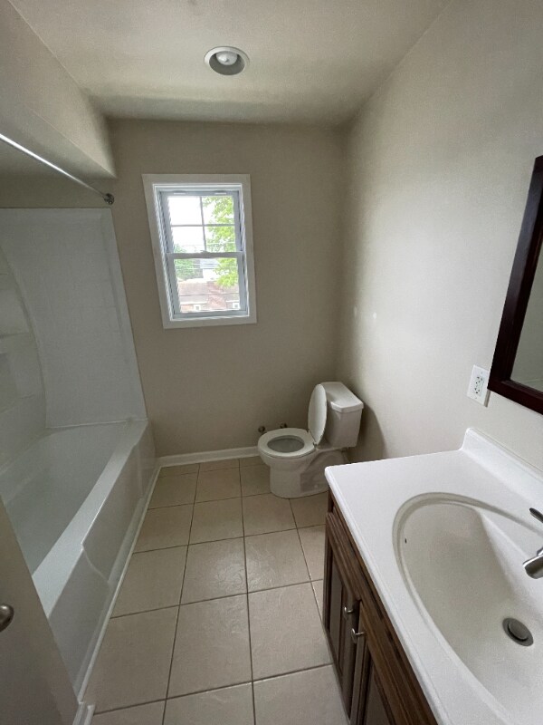302 Bartram Ave unit 1Fl, Essington, PA 19029 - photo 3