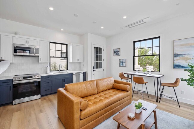 603 Garnet St unit B, Redondo Beach, CA 90277 - photo 2