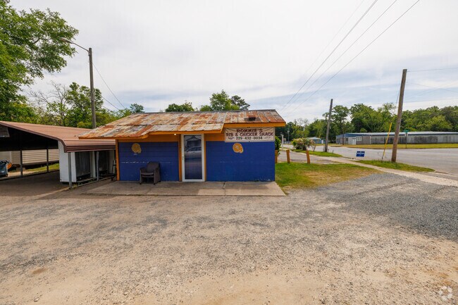 Ronnie's Rib and Chicken Shack is only open on weekends, but worth the wait in Jackson Heights.