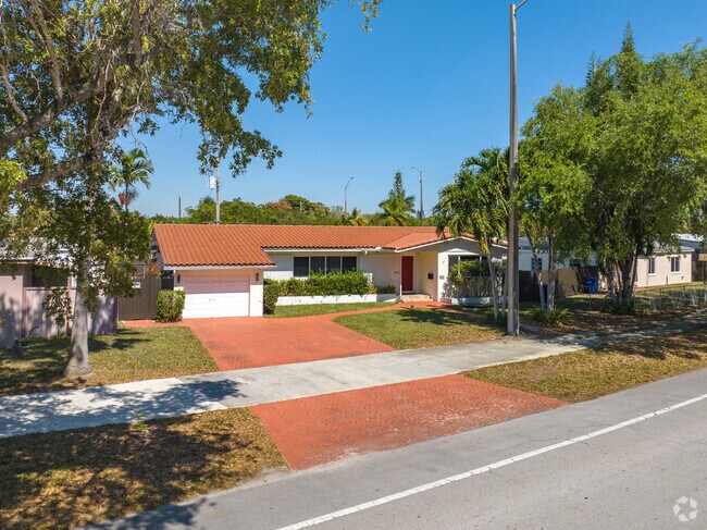 The average sale price for homes in Windward, North Miami Beach over the last 12 months is $401,690.