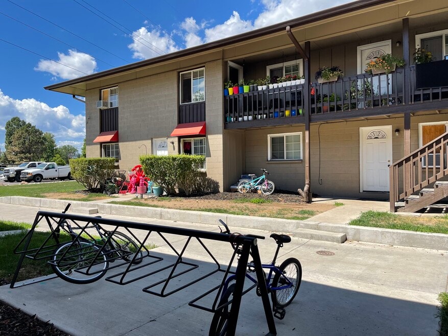 Barcelona, Lakewood, CO 80214 - photo 1