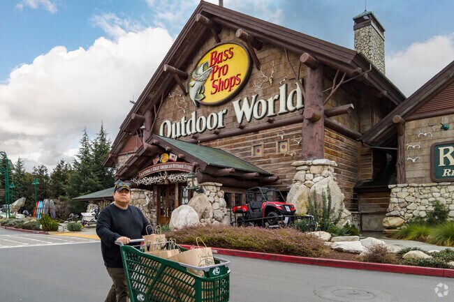 Bass Pro Shops is your trusted source for quality outdoor sporting goods in Valley View-Reed.